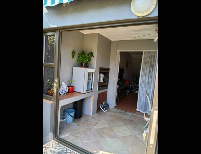2 BEDROOM APARTMENT FOR SALE IN KEY WEST ESTATE